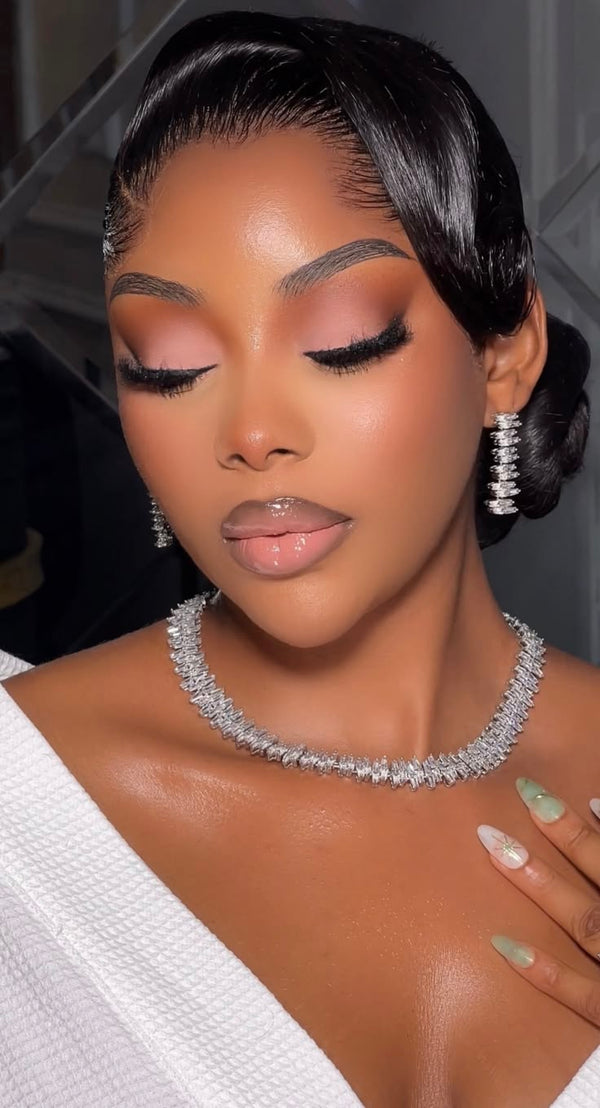 MAKE UP